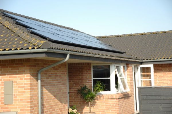 Residential rooftop solar panels installation