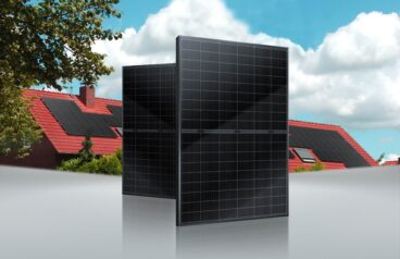 Bi-facial solar panels Thornova
